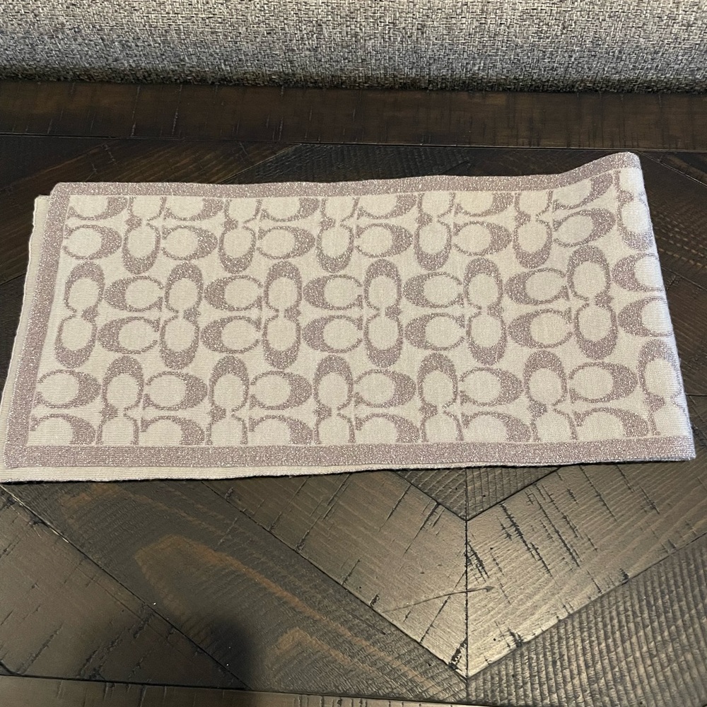 Women’s Metallic Coach Logo Knit Scarf- gray/silver